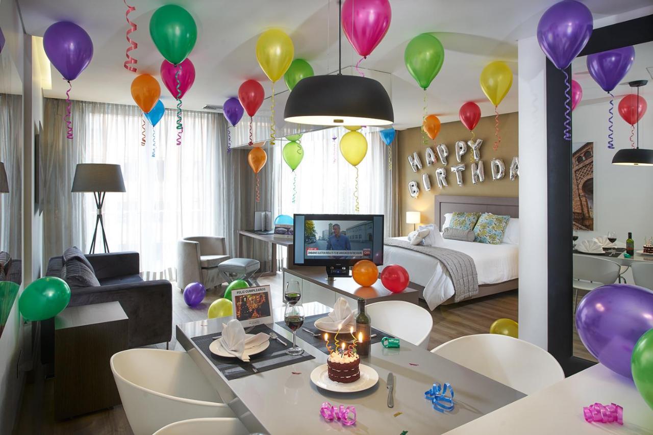 Hotel 100 Luxury Suites By Preferred Bogota Exterior photo A party room at the hotel