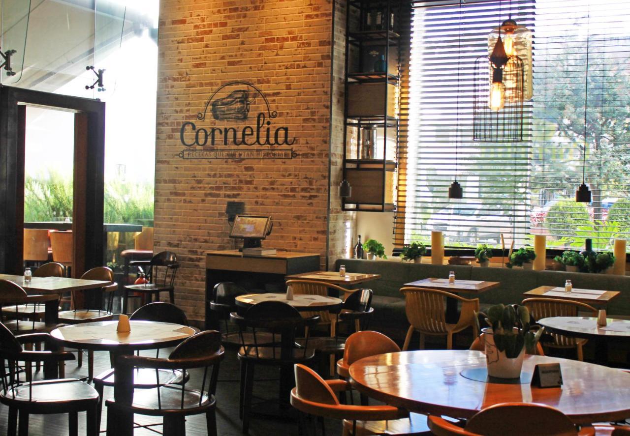 Hotel 100 Luxury Suites By Preferred Bogota Exterior photo Cornelia