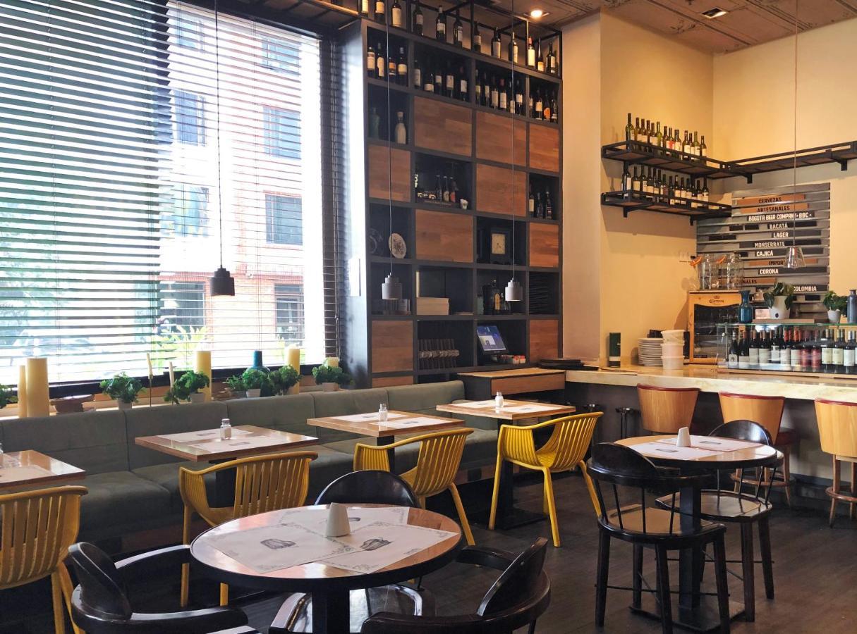 Hotel 100 Luxury Suites By Preferred Bogota Exterior photo Interior of a restaurant in the United States
