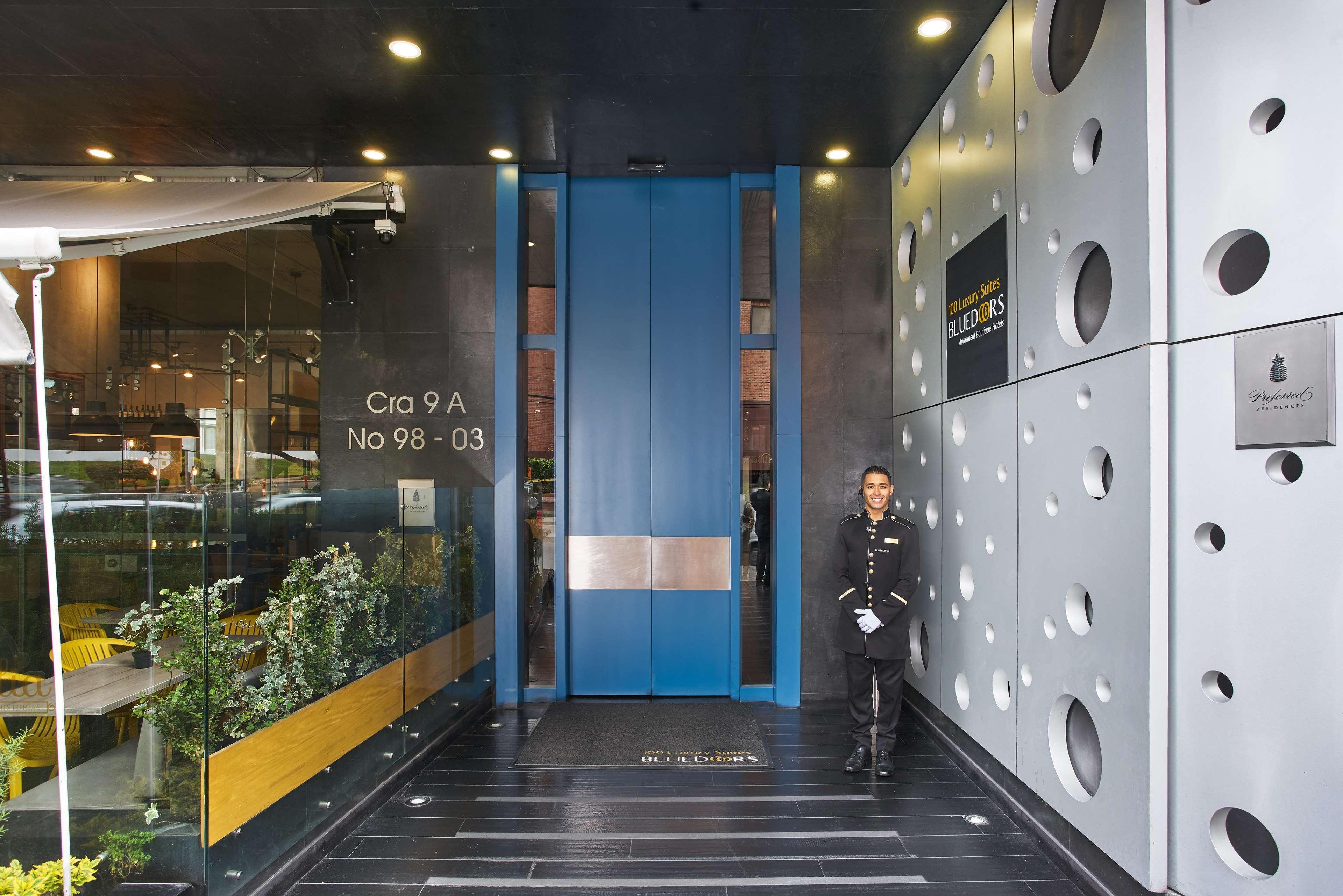 Hotel 100 Luxury Suites By Preferred Bogota Exterior photo Entrance to the hotel