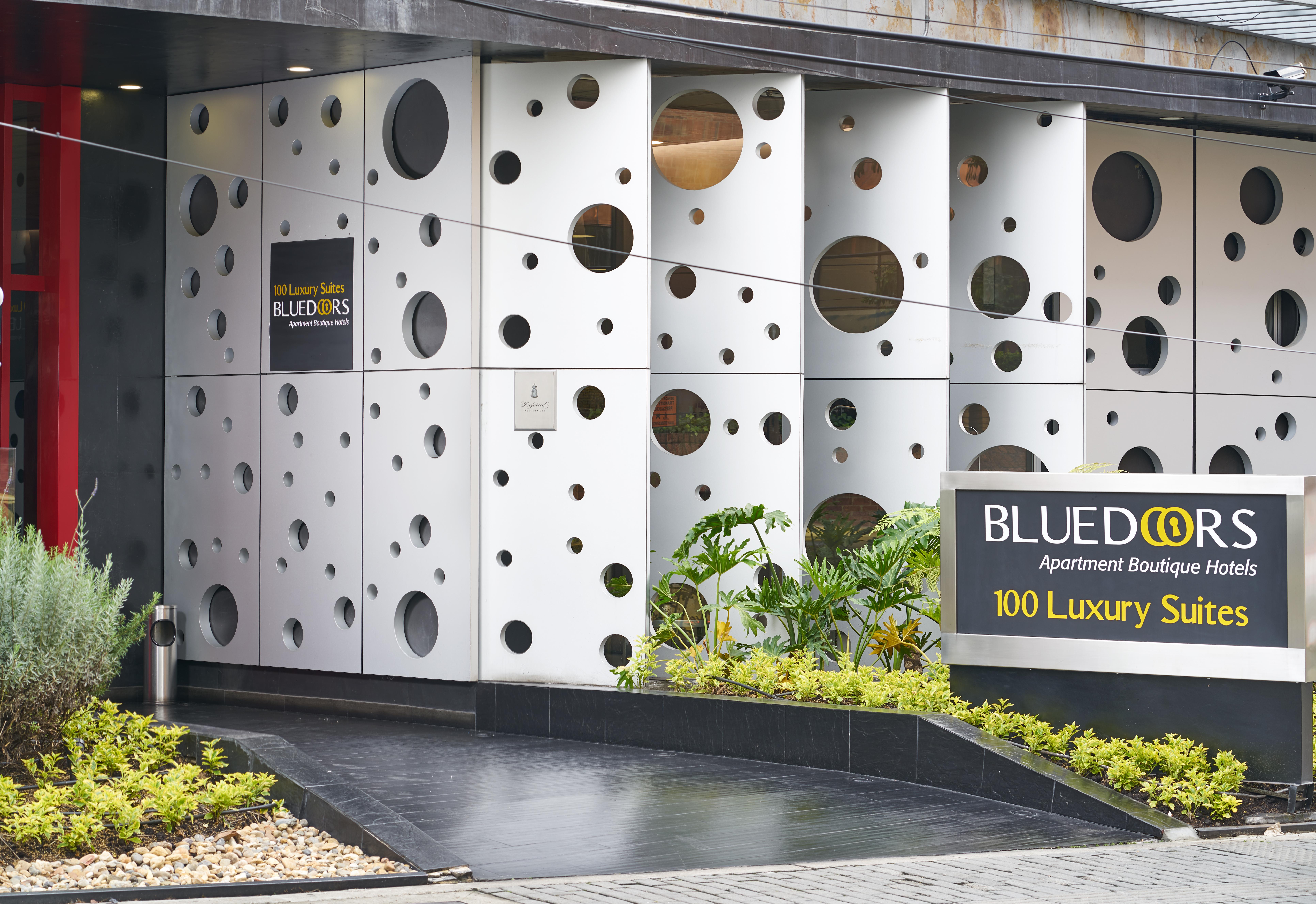 Hotel 100 Luxury Suites By Preferred Bogota Exterior photo Bluedors
