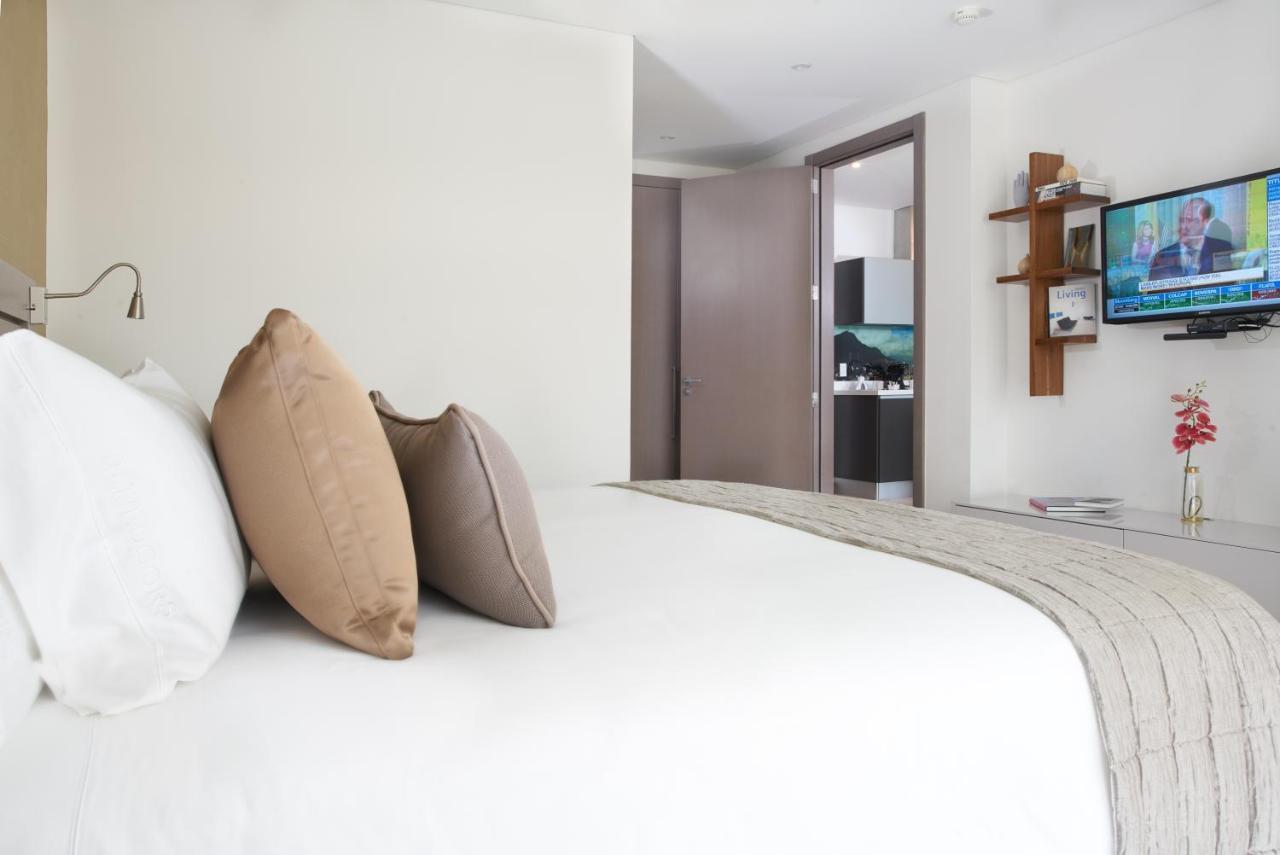 Hotel 100 Luxury Suites By Preferred Bogota Exterior photo A bedroom at the hotel